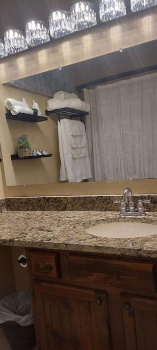 הוילה מגי ואלי J.Creek Retreat, Creekside Townhouse +1 Car Garage מראה חיצוני תמונה