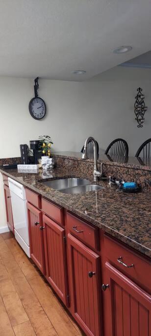 הוילה מגי ואלי J.Creek Retreat, Creekside Townhouse +1 Car Garage מראה חיצוני תמונה