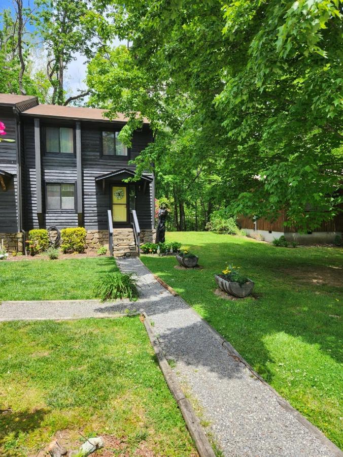 הוילה מגי ואלי J.Creek Retreat, Creekside Townhouse +1 Car Garage מראה חיצוני תמונה